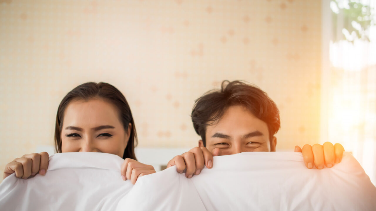 7 Cara Seks Kilat dan Anti Berisik saat Rumah Ramai oleh Keluarga