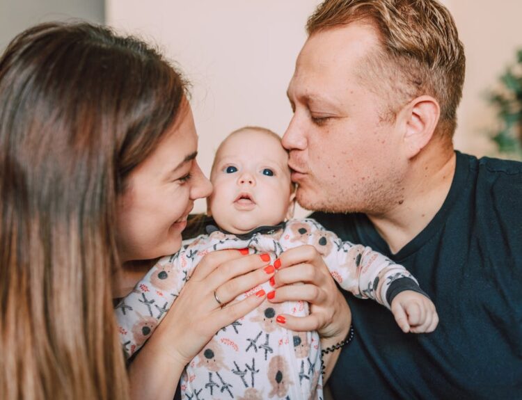 Jenis Konflik Suami Istri setelah Punya Bayi dan Cara Mengatasinya