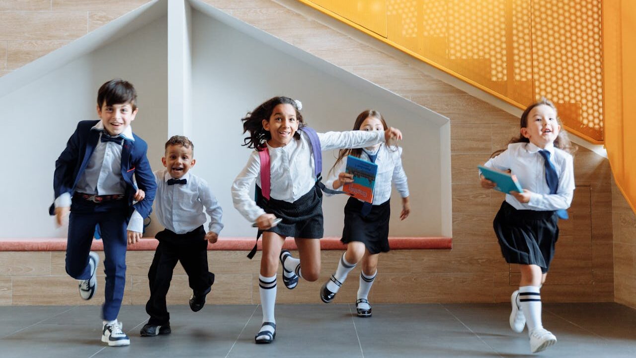 20 Pertanyaan Seru untuk Tanya Kabar Anak Sekolah