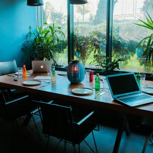 Cafe dengan Meeting Room di Jabodetabek, Bisa WFC dan Meeting Kantor