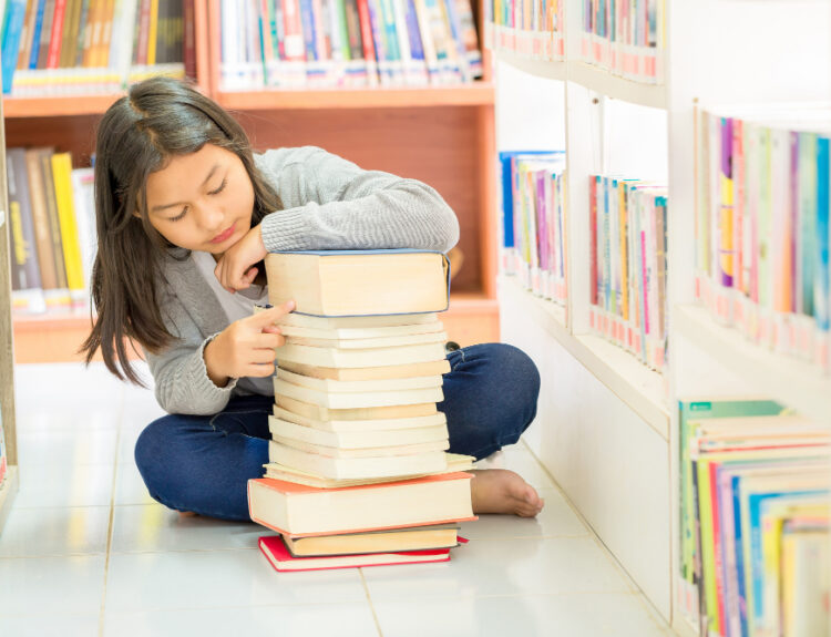 Cara Meningkatkan Minat Baca Anak SD di Tengah Era Tiktok