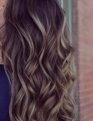 12 Warna Rambut Perempuan Usia 50 Tahun, Bikin Wajah Lebih Fresh
