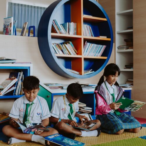Perbedaan Anak SD Zaman Dulu dan Sekarang, Nomor 8 Paling Terasa!