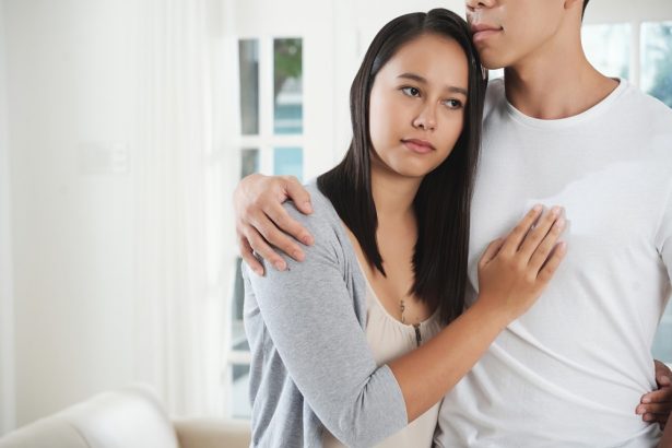 Perempuan Lelah Jadi Provider Emosional dalam Hubungan? Ini Tandanya