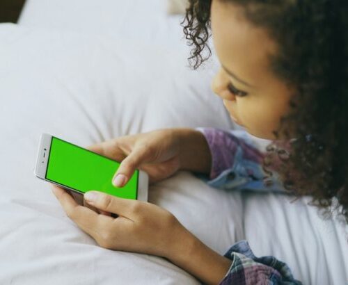 Anak Punya Grup WhatsApp Sekolah? Sepakati 8 Aturan Ini