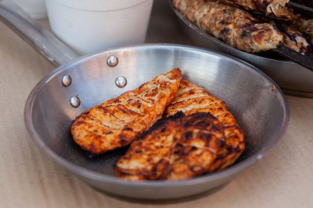 10 Makanan Tinggi Protein yang Proteinnya Lebih Tinggi dari Telur