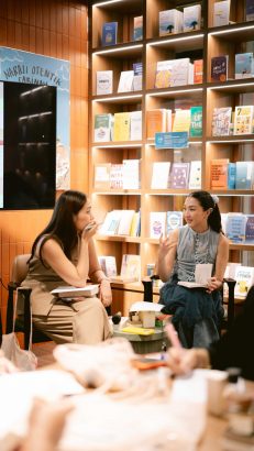 Rekomendasi Cafe Instagramable dengan Buku dan Perpustakaan